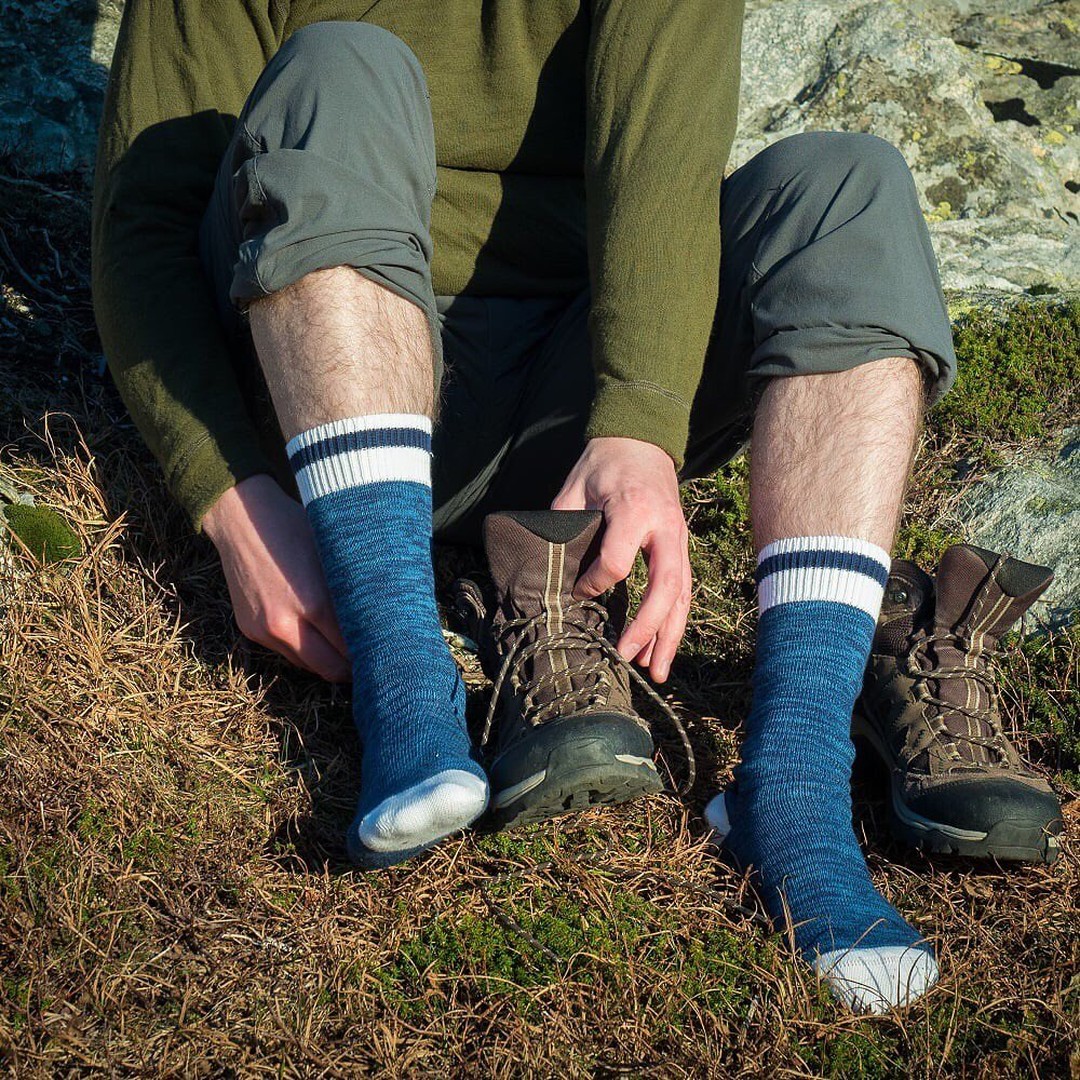 Extremely soft and breathable material! The Nautical Socks of Bluebuck in royal blue are perfect for everyday wear, easy to combine them with your favourite clothes:
_____
https://menandunderwear.com/shop/socks/bluebuck-nautical-socks