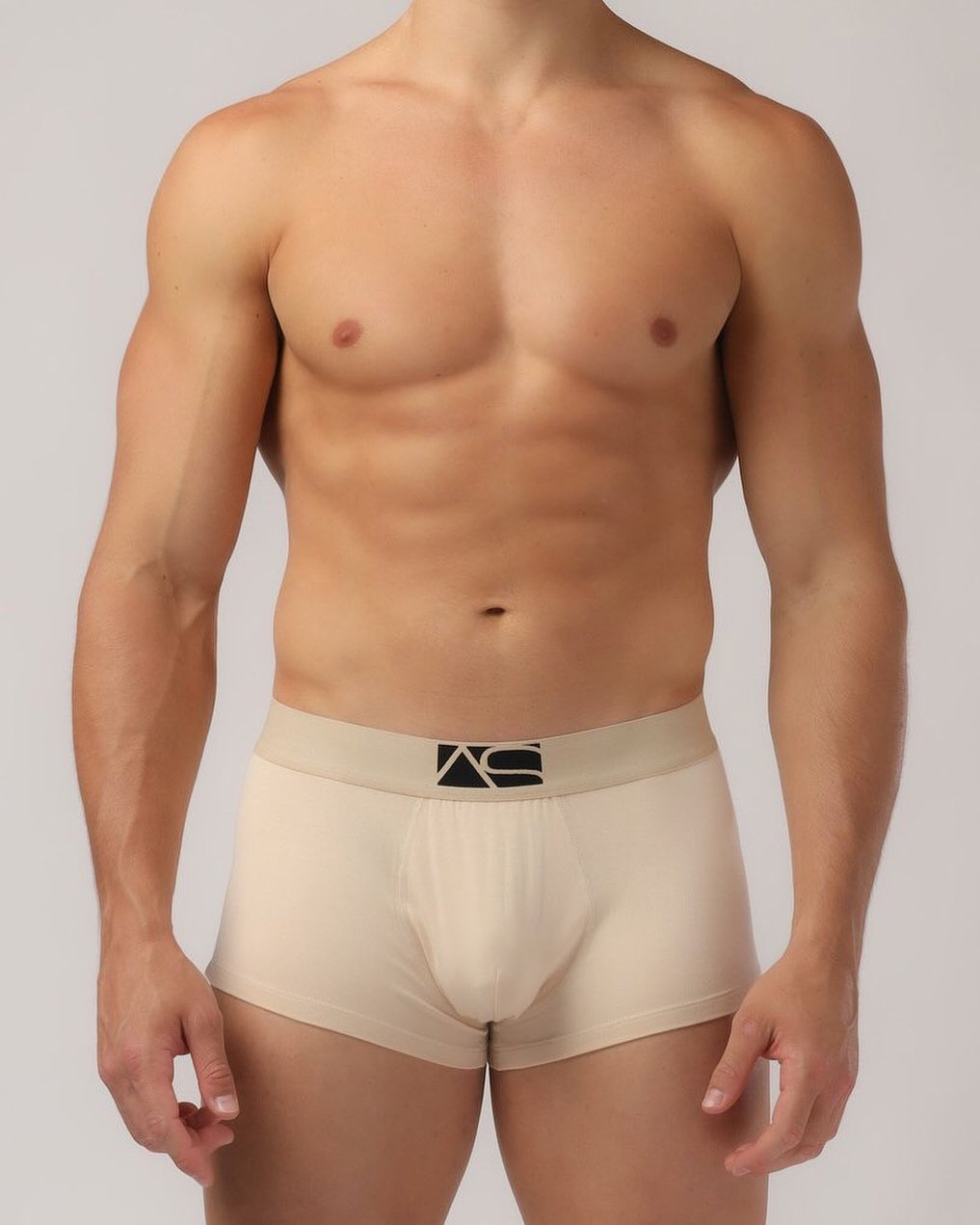 Our underwear suggestion today is the Adam Smith Boyshorts in beige made from a top quality micro modal fabric. Would you wear it?
_____
http://www.menandunderwear.com/2022/06/underwear-suggestion-adam-smith-boyshorts-beige.html