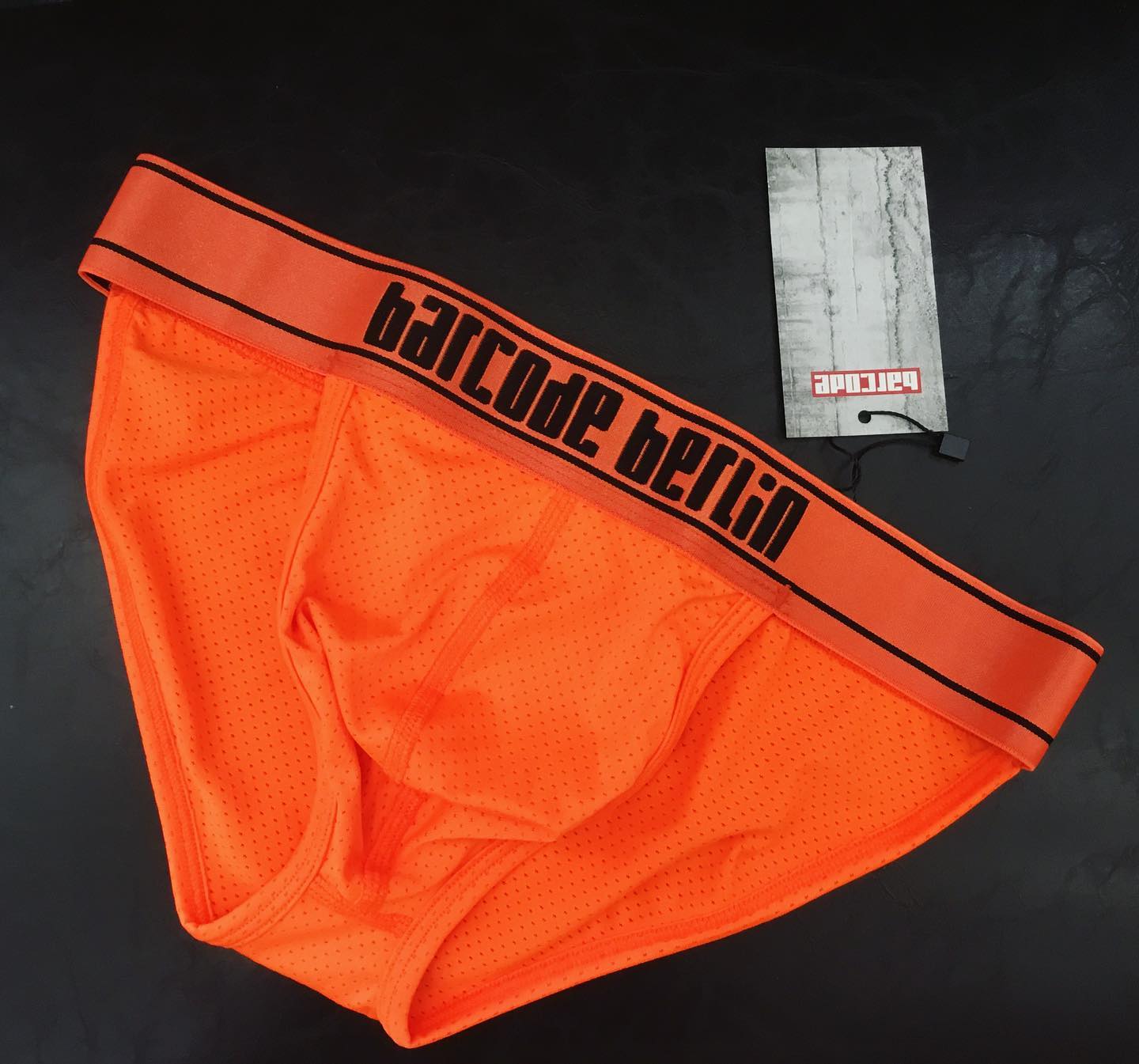 A new colour in the Tjure Briefs of Barcode Berlin is now available in our store. Have a look at the fashionable neon orange:
____
https://menandunderwear.com/shop/underwear/barcode-berlin-brief-tjure-neon-orange