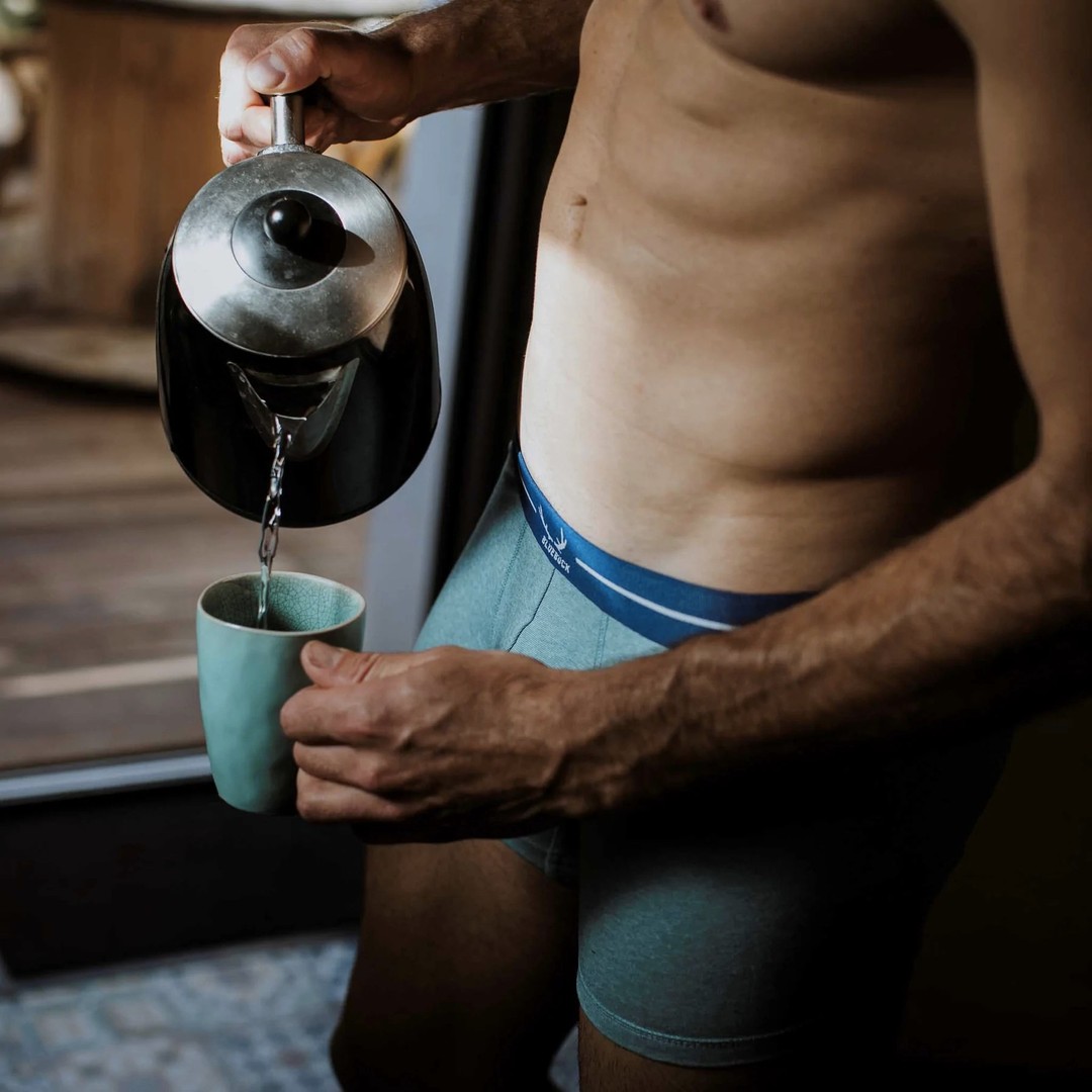 Beautiful melange teal/green trunks, perfectly combined with a soft, organic cotton based waistband in navy blue. A new take on a classic pair of boxer briefs by Bluebuck. Check it out:
https://menandunderwear.com/shop/underwear/bluebuck-arctic-green-trunks