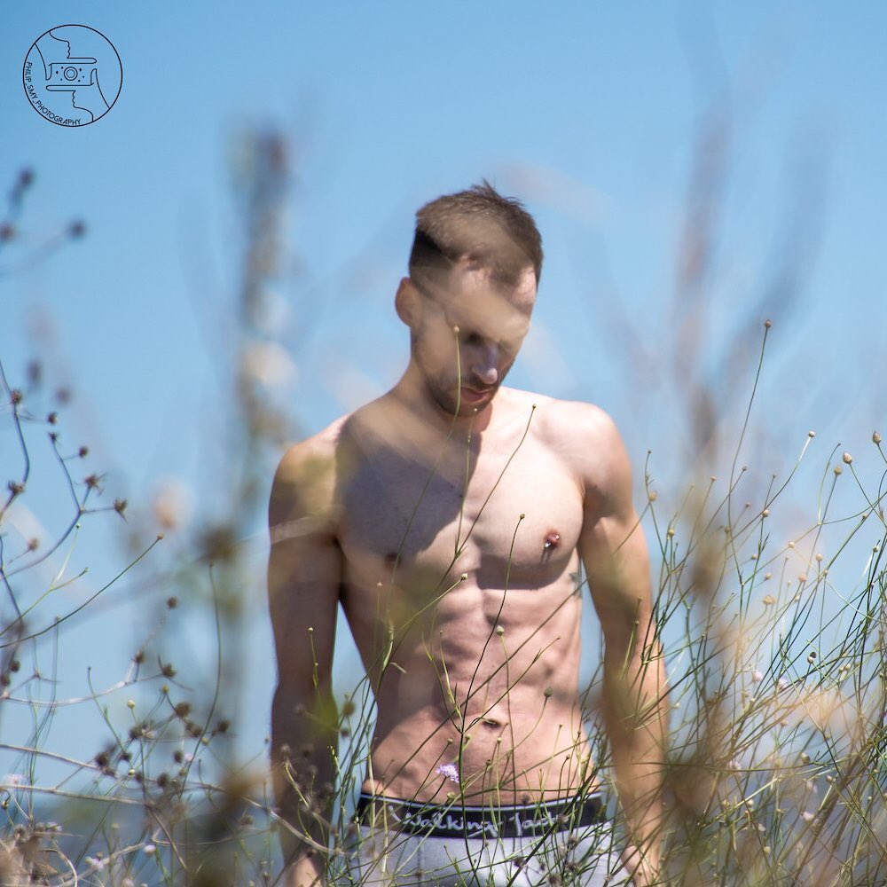 Featured in our Weekend Feast today are model Stathis by Philip Smy (photo), model Konstantin Kostin by Angel Ruiz, Summer sales and more:
____
https://www.menandunderwear.com/2022/08/weekend-feast-with-stathis-angel-tof-restock-and-more.html